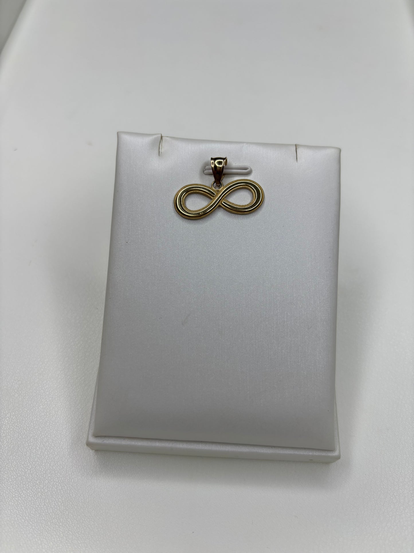 Dije de infinito oro 14 k